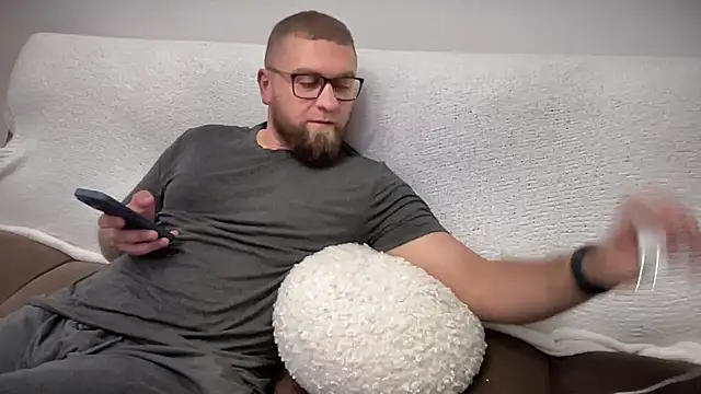 Snapshot of Bear_bear_ chatting on 12/21/24, 05:14 Bear bear online show from 12/21/24, 05:14