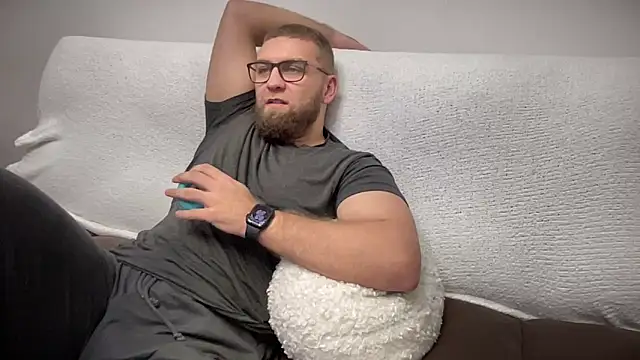 Snapshot of Bear_bear_ chatting on 12/22/24, 01:01 Bear bear online show from 12/22/24, 01:01