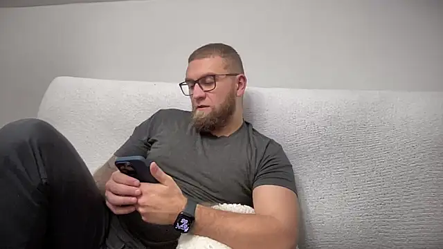 Snapshot of Bear_bear_ chatting on 12/22/24, 04:06 Bear bear online show from 12/22/24, 04:06