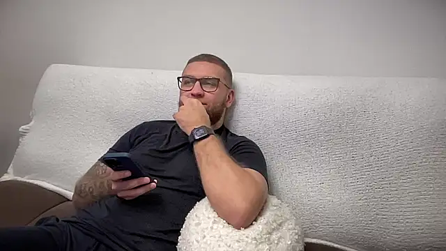 Snapshot of Bear_bear_ chatting on 12/23/24, 01:40 Bear bear online show from 12/23/24, 01:40