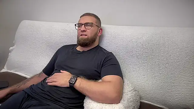 Snapshot of Bear_bear_ chatting on 12/23/24, 04:44 Bear bear online show from 12/23/24, 04:44