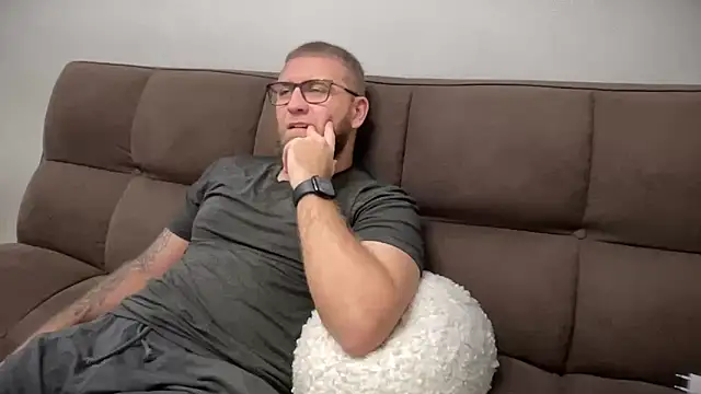 Snapshot of Bear_bear_ chatting on 12/28/24, 01:28 Bear bear online show from 12/28/24, 01:28