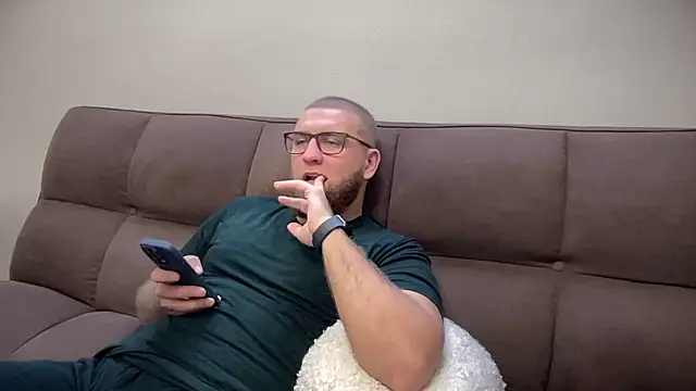 Snapshot of Bear_bear_ chatting on 01/03/25, 10:09 Bear bear online show from 01/03/25, 10:09