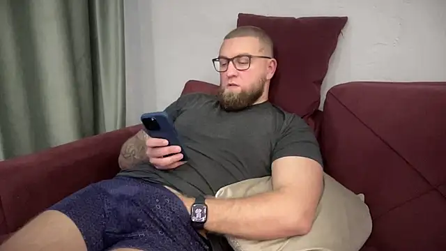 Snapshot of Bear_bear_ chatting on 01/31/25, 12:51 Bear bear online show from 01/31/25, 12:51