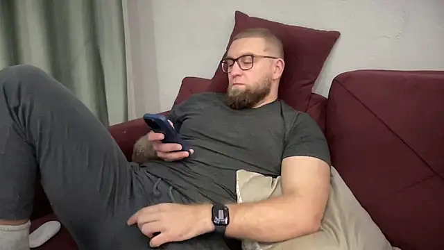 Snapshot of Bear_bear_ chatting on 02/02/25, 03:17 Bear bear online show from 02/02/25, 03:17