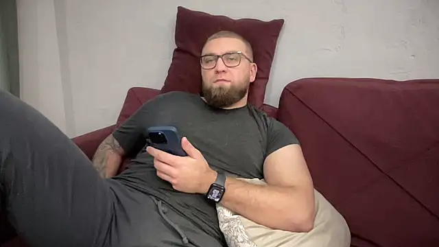 Snapshot of Bear_bear_ chatting on 02/05/25, 06:04 Bear bear online show from 02/05/25, 06:04