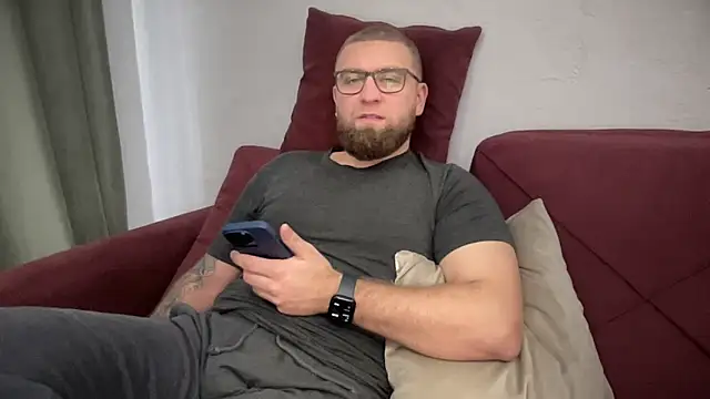 Snapshot of Bear_bear_ chatting on 02/06/25, 12:26 Bear bear online show from 02/06/25, 12:26