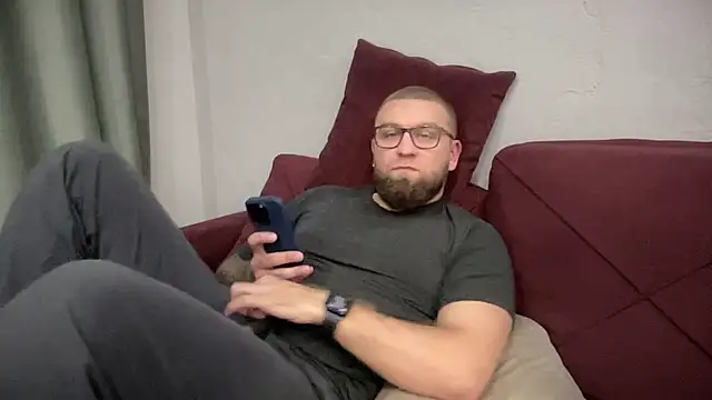 Snapshot of Bear_bear_ chatting on 02/06/25, 08:34 Bear bear online show from 02/06/25, 08:34