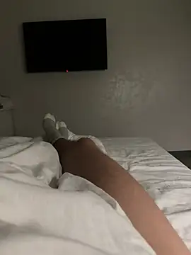 Snapshot of Bear_bear_ chatting on 02/11/25, 09:35 Bear bear online show from 02/11/25, 09:35