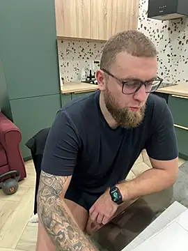 Snapshot of Bear_bear_ chatting on 02/13/25, 01:15 Bear bear online show from 02/13/25, 01:15