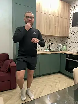 Snapshot of Bear_bear_ chatting on 02/21/25, 05:09 Bear bear online show from 02/21/25, 05:09