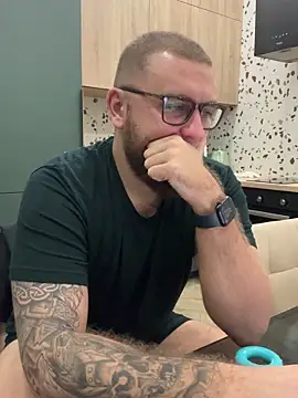 Snapshot of Bear_bear_ chatting on 02/21/25, 11:21 Bear bear online show from 02/21/25, 11:21