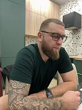 Snapshot of Bear_bear_ chatting on 02/25/25, 02:54 Bear bear online show from 02/25/25, 02:54