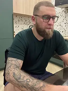 Snapshot of Bear_bear_ chatting on 02/25/25, 09:02 Bear bear online show from 02/25/25, 09:02