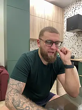 Snapshot of Bear_bear_ chatting on 03/04/25, 06:18 Bear bear online show from 03/04/25, 06:18