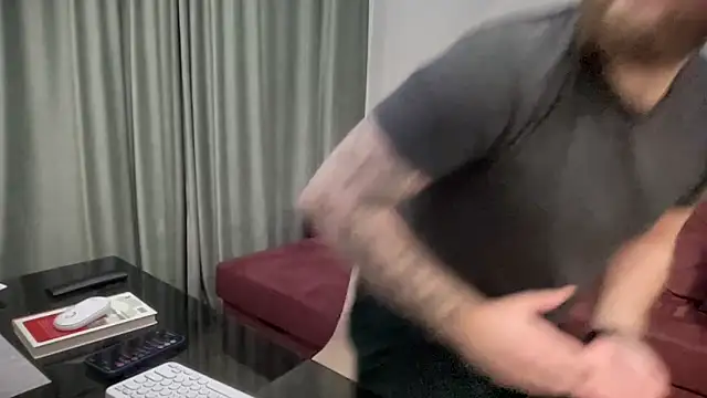 Snapshot of Bear_bear_ chatting on 03/07/25, 09:48 Bear bear online show from 03/07/25, 09:48