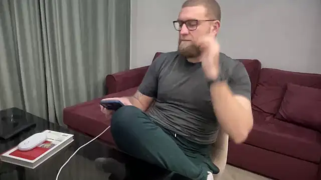 Snapshot of Bear_bear_ chatting on 03/08/25, 12:55 Bear bear online show from 03/08/25, 12:55