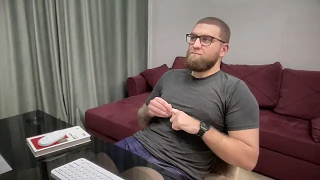 Snapshot of Bear_bear_ chatting on 03/09/25, 05:28 Bear bear online show from 03/09/25, 05:28