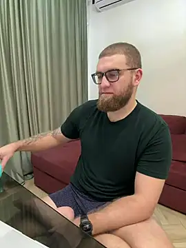 Snapshot of Bear_bear_ chatting on 03/12/25, 07:24 Bear bear online show from 03/12/25, 07:24