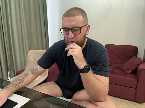 Snapshot of Bear_bear_ chatting on 03/16/25, 08:21 Bear bear online show from 03/16/25, 08:21