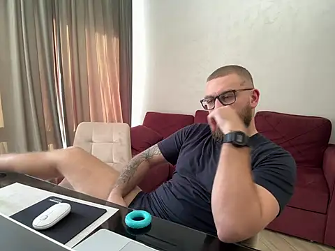 Snapshot of Bear_bear_ chatting on 03/17/25, 11:00 Bear bear online show from 03/17/25, 11:00