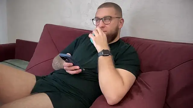 Snapshot of Bear_bear_ chatting on 03/21/25, 10:17 Bear bear online show from 03/21/25, 10:17