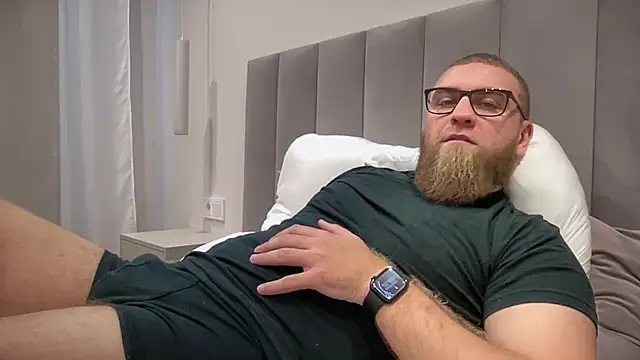 Snapshot of Bear_bear_ chatting on 10/09/25, 11:19 Bear bear online show from 10/09/25, 11:19