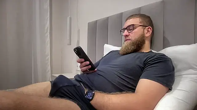 Snapshot of Bear_bear_ chatting on 10/25/25, 11:07 Bear bear online show from 10/25/25, 11:07