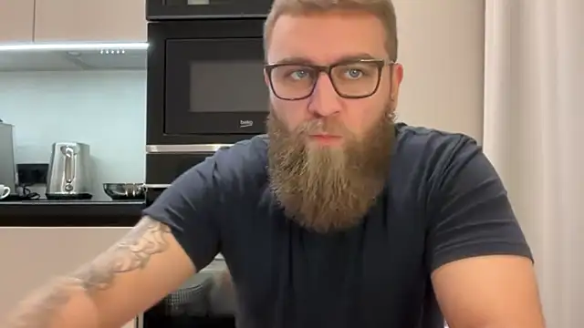 Snapshot of Bear_bear_ chatting on 11/25/25, 11:21 Bear bear online show from 11/25/25, 11:21