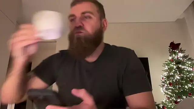 Bear bear  online show from 12/15/25, 01:37