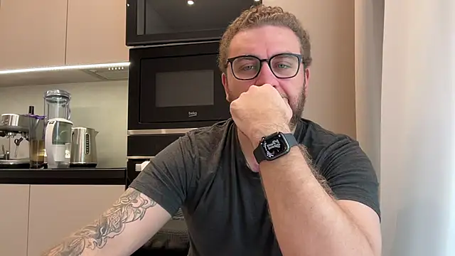 Bear bear  online show from 04/15/26, 08:43