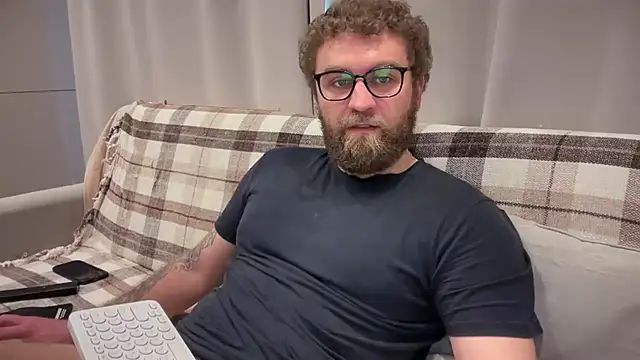 Bear bear  online show from 05/11/26, 08:42