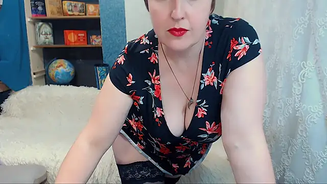 Snapshot of Rainbow_lady chatting on 12/23/24, 01:24 Rainbow lady online show from 12/23/24, 01:24