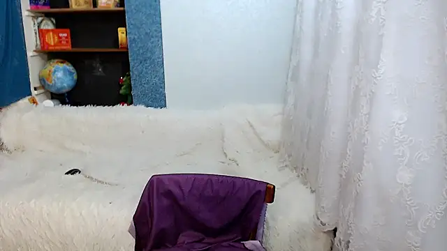 Snapshot of Rainbow_lady chatting on 02/02/25, 10:13 Rainbow lady online show from 02/02/25, 10:13