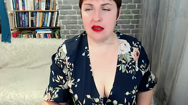 Snapshot of Rainbow_lady chatting on 11/20/25, 04:01 Rainbow lady online show from 11/20/25, 04:01