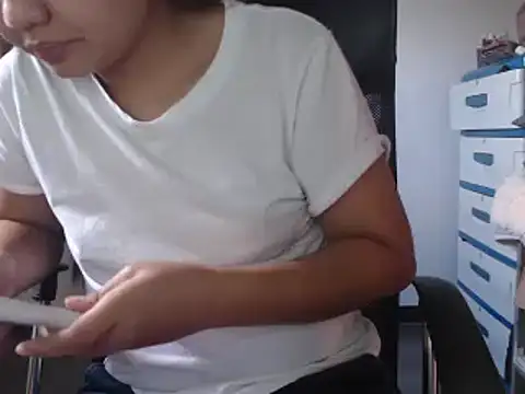 Snapshot of xTheLastVIRGINx chatting on 01/23/25, 06:17 xTheLastVIRGINx online show from 01/23/25, 06:17