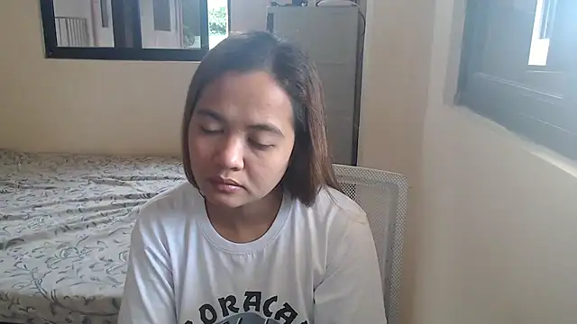 Snapshot of xTheLastVIRGINx chatting on 10/19/25, 04:57 xTheLastVIRGINx online show from 10/19/25, 04:57