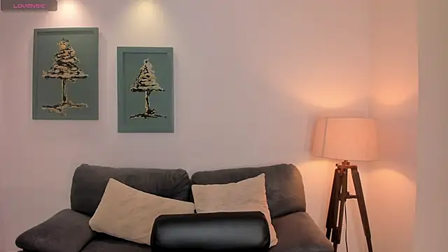 JuanitaClay online show from 12/31/24, 12:04