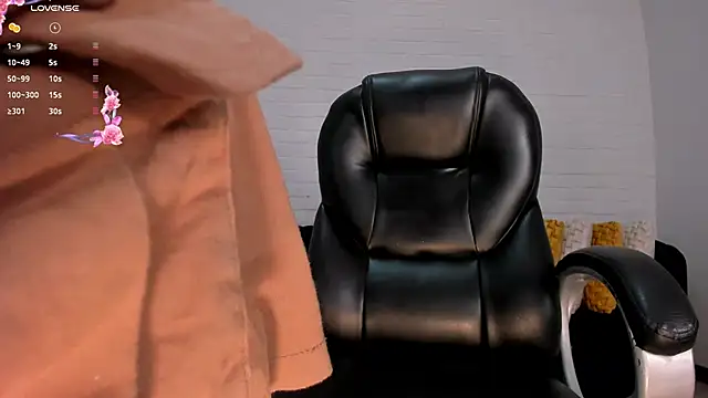 JuanitaClay online show from 02/12/25, 06:30