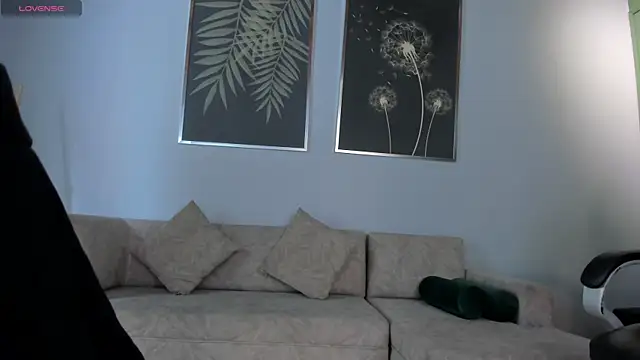 JuanitaClay online show from 02/25/25, 04:21