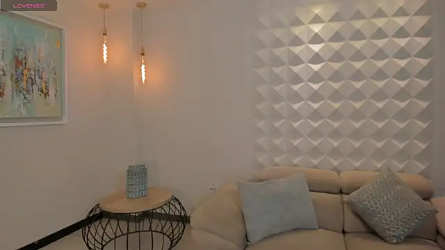 JuanitaClay online show from 11/06/25, 10:21