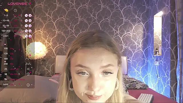 MiaMiaMeow online show from 11/22/25, 02:38