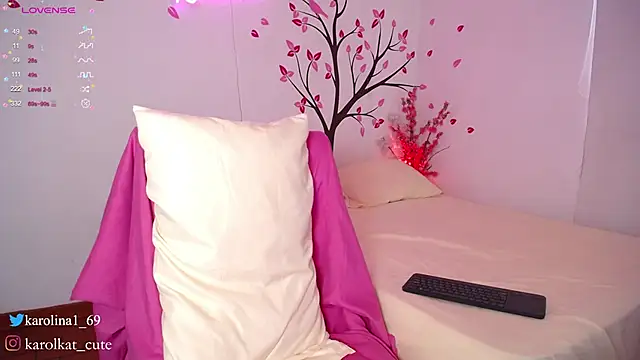 Karolina 1 online show from 02/12/25, 07:35