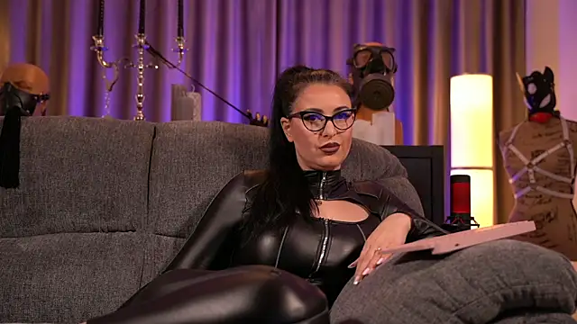 Snapshot of kelly_kent chatting on 12/03/24, 02:58 kelly kent online show from 12/03/24, 02:58