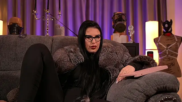 Snapshot of kelly_kent chatting on 01/03/25, 12:54 kelly kent online show from 01/03/25, 12:54