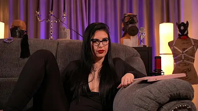 Snapshot of kelly_kent chatting on 01/09/25, 02:43 kelly kent online show from 01/09/25, 02:43