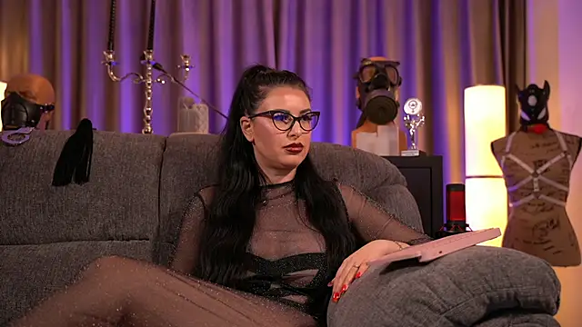 Snapshot of kelly_kent chatting on 01/19/25, 01:10 kelly kent online show from 01/19/25, 01:10