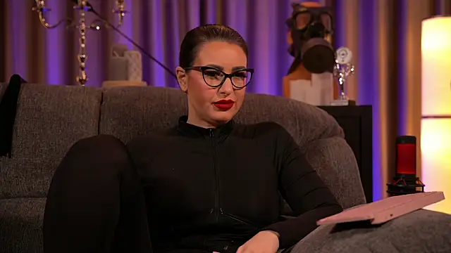 Snapshot of kelly_kent chatting on 02/02/25, 01:45 kelly kent online show from 02/02/25, 01:45