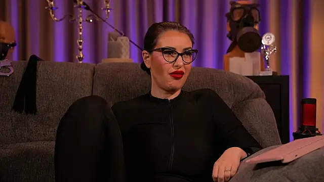 Snapshot of kelly_kent chatting on 02/07/25, 03:55 kelly kent online show from 02/07/25, 03:55