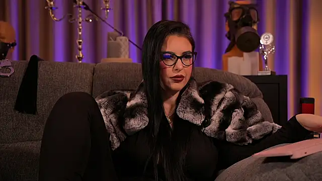 Snapshot of kelly_kent chatting on 02/11/25, 04:22 kelly kent online show from 02/11/25, 04:22